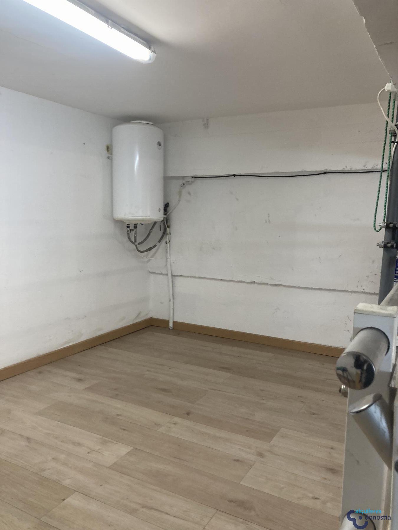 For rent of commercial in Donostia-San Sebastián
