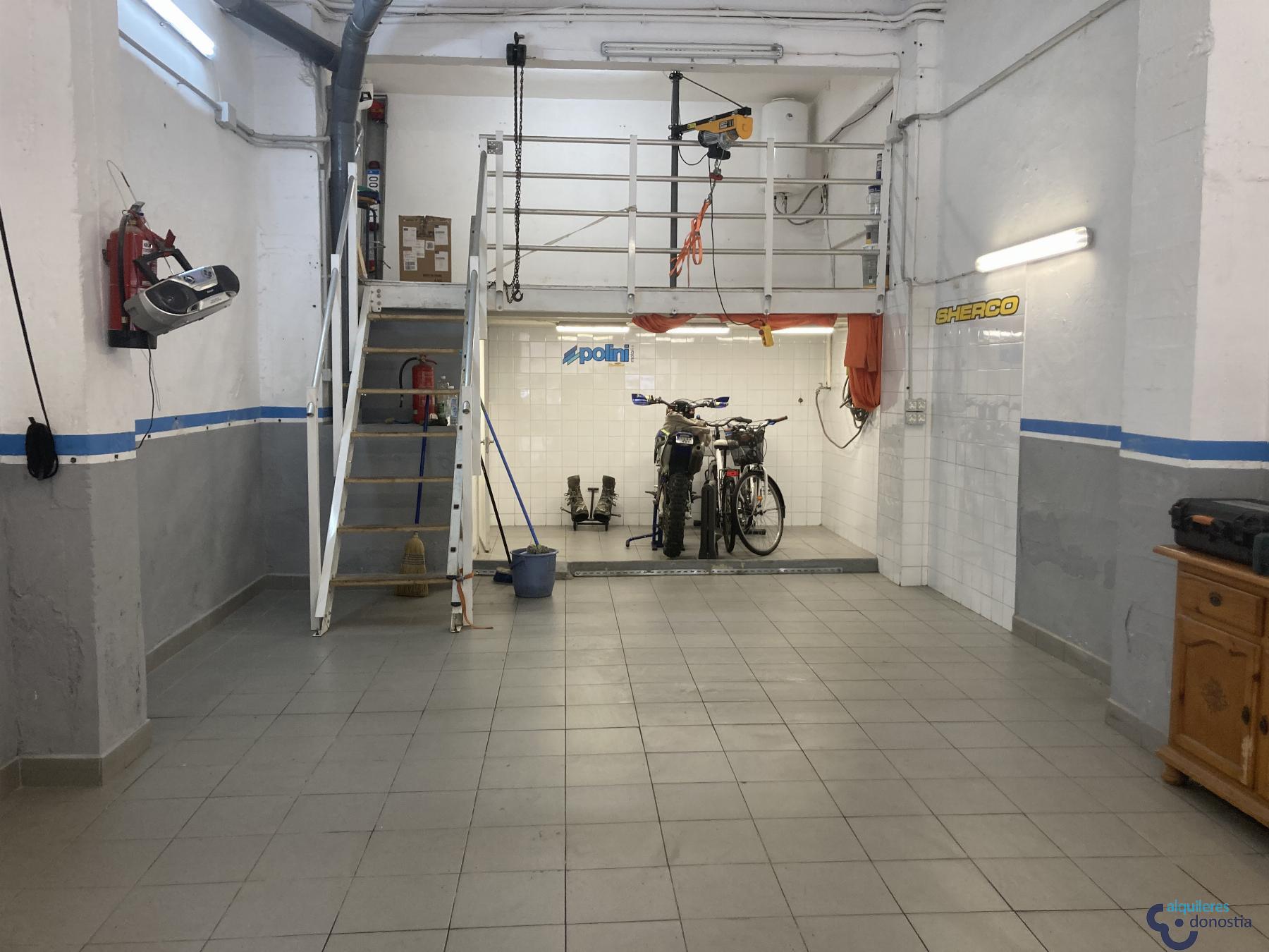 For rent of commercial in Donostia-San Sebastián