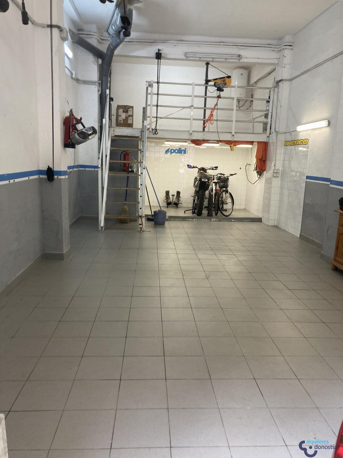 For rent of commercial in Donostia-San Sebastián
