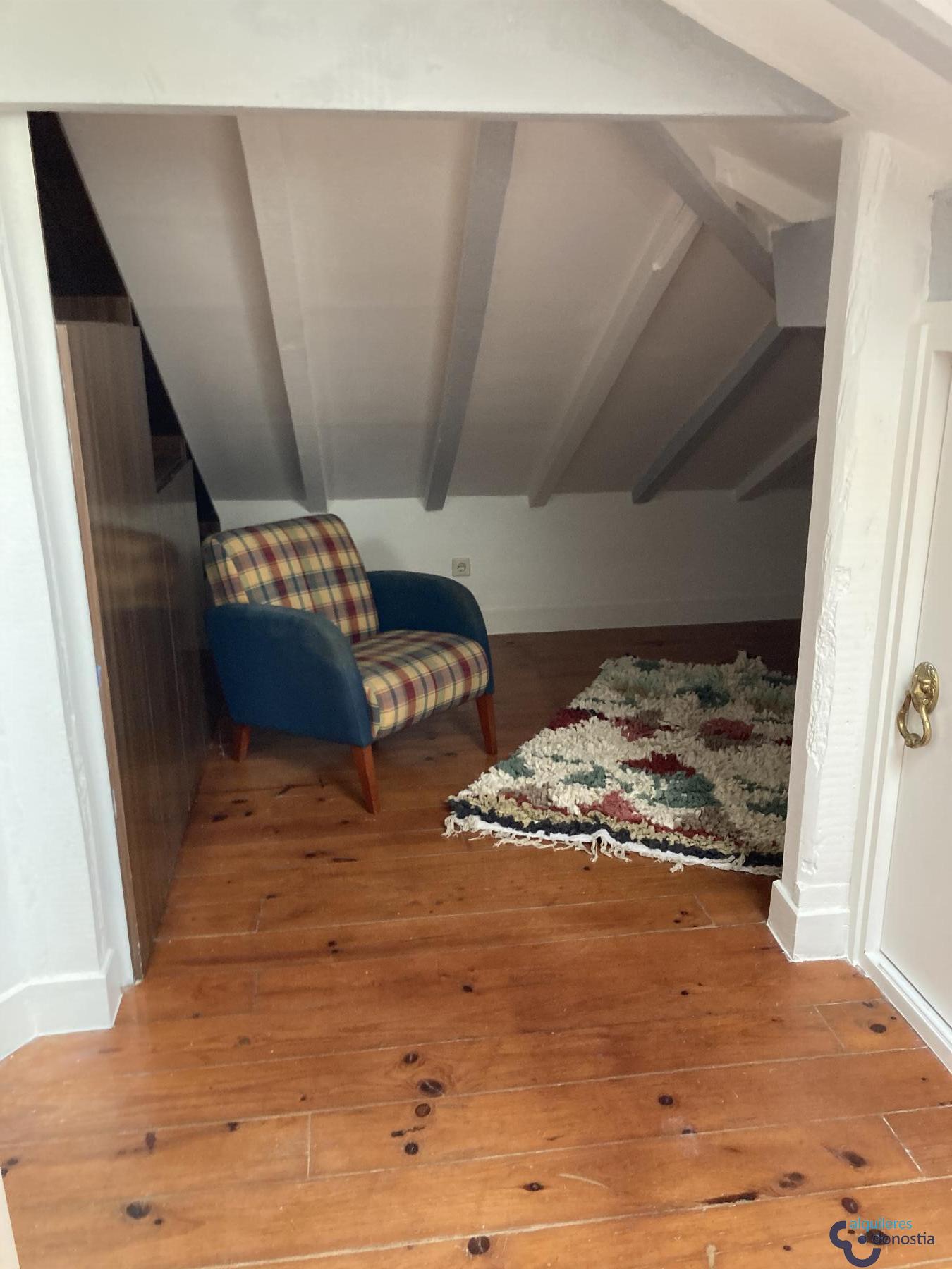 For rent of duplex in Donostia-San Sebastián