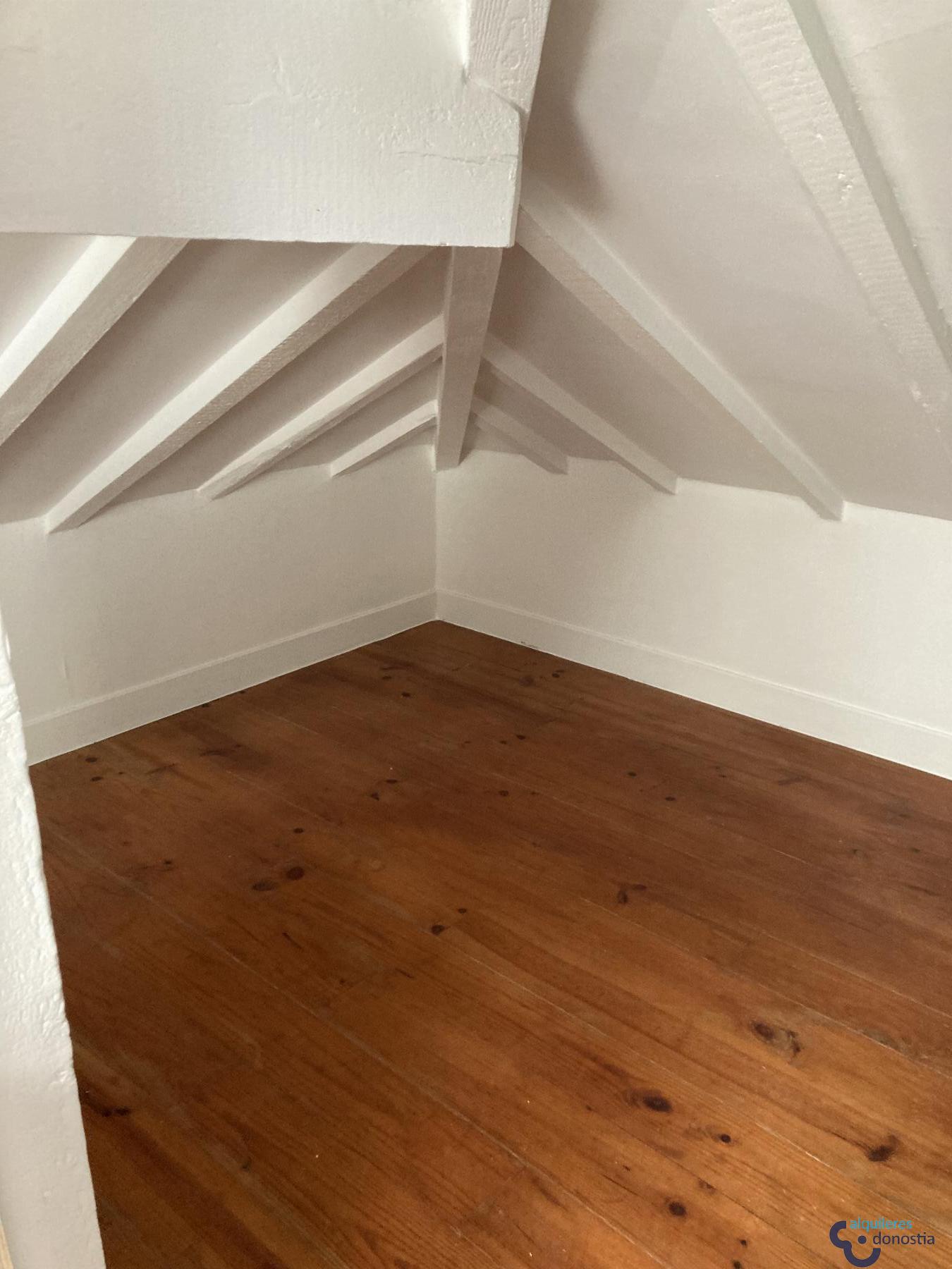 For rent of duplex in Donostia-San Sebastián