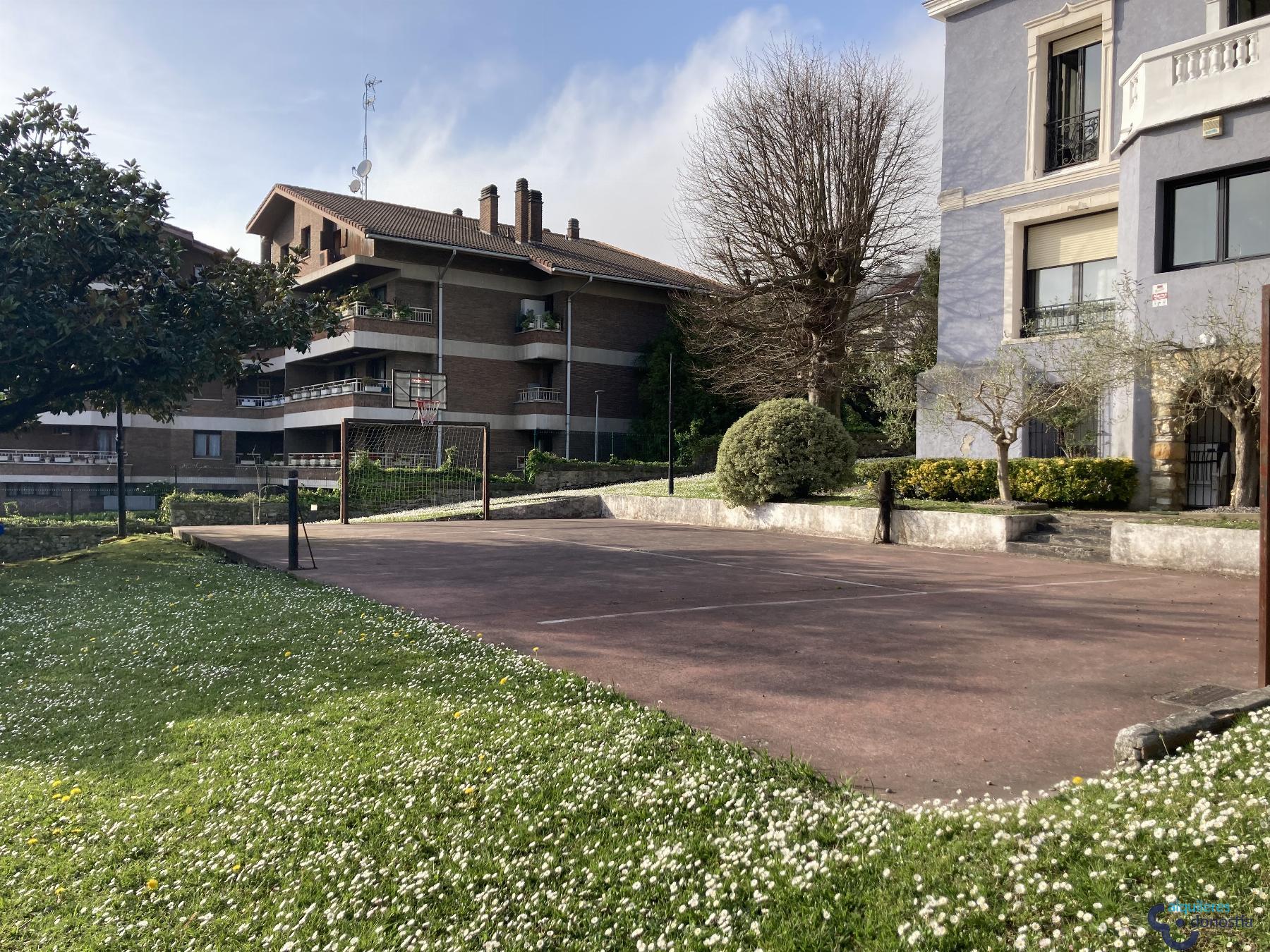 For rent of duplex in Donostia-San Sebastián