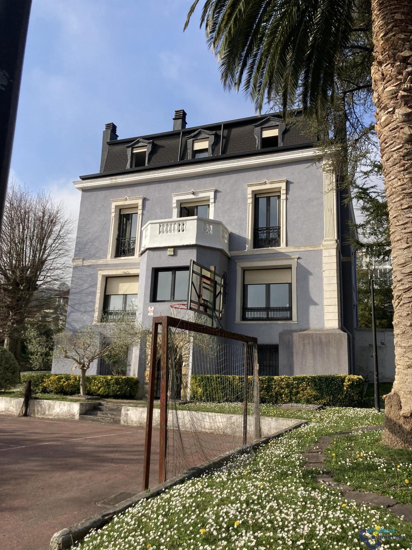 For rent of duplex in Donostia-San Sebastián