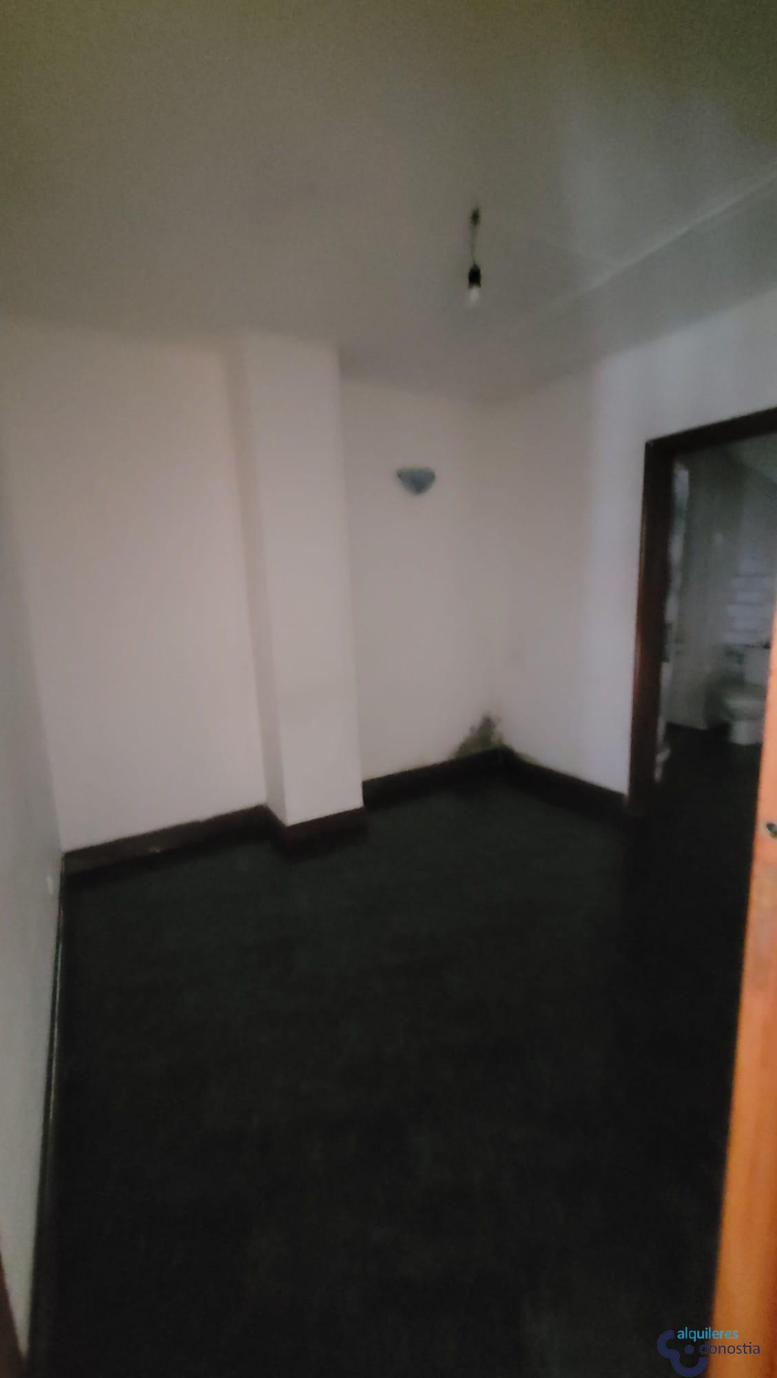 For rent of commercial in Donostia-San Sebastián