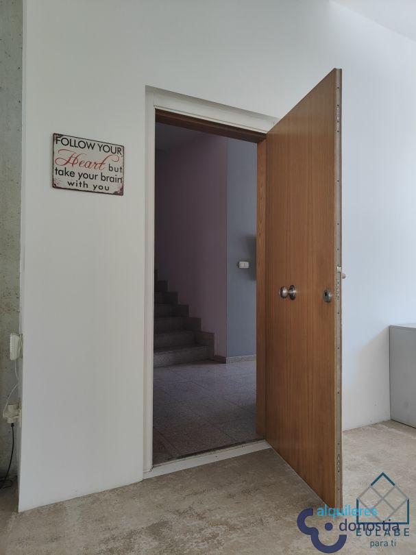For rent of commercial in Beasain