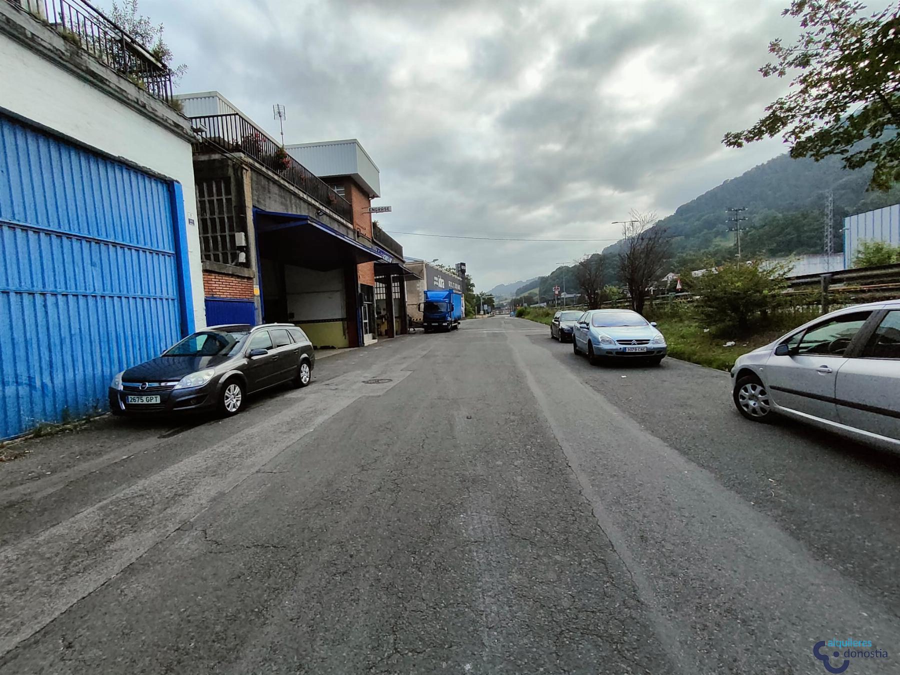 For rent of industrial plant/warehouse in Irura