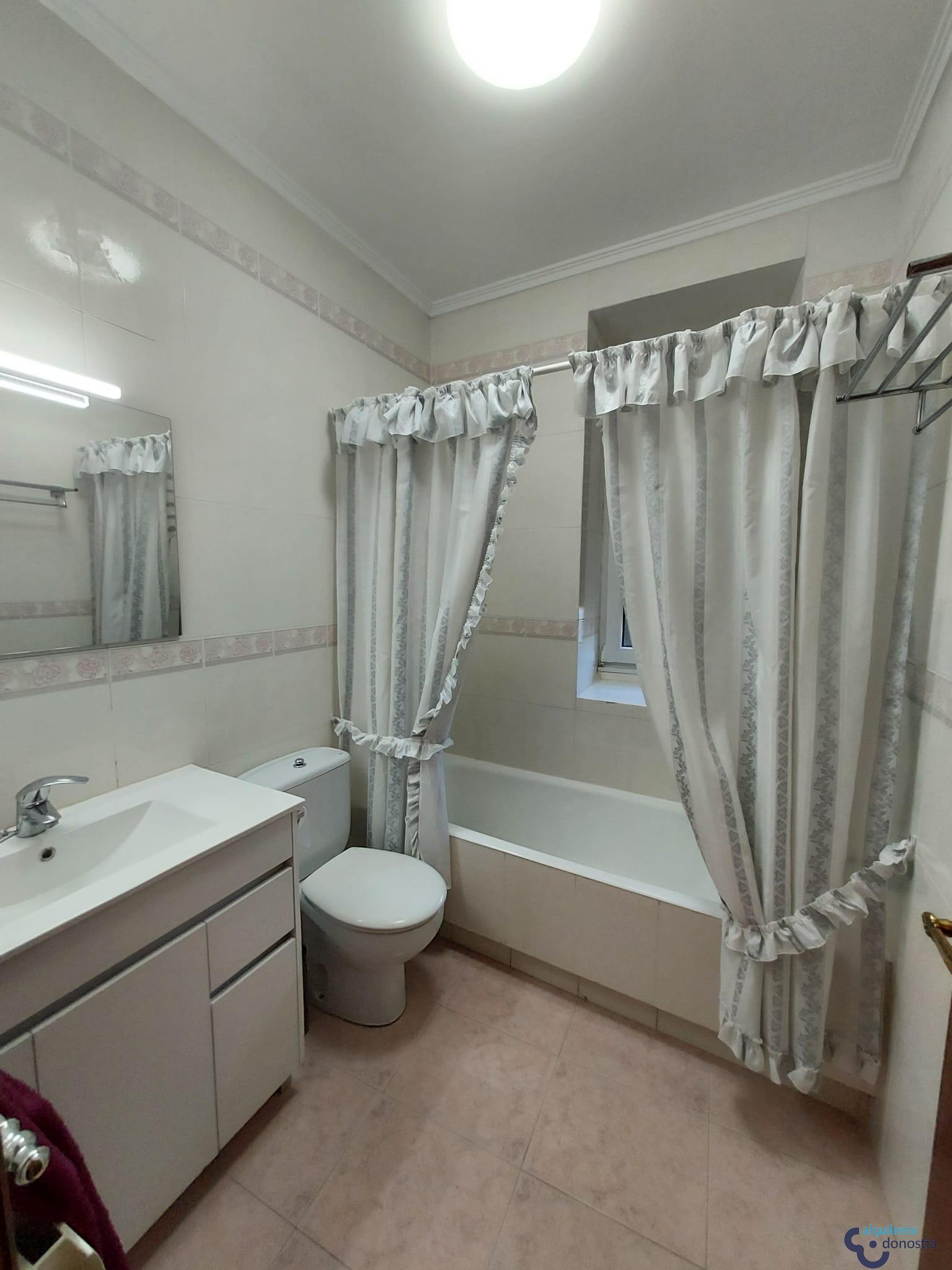 For rent of flat in Arrasate Mondragón