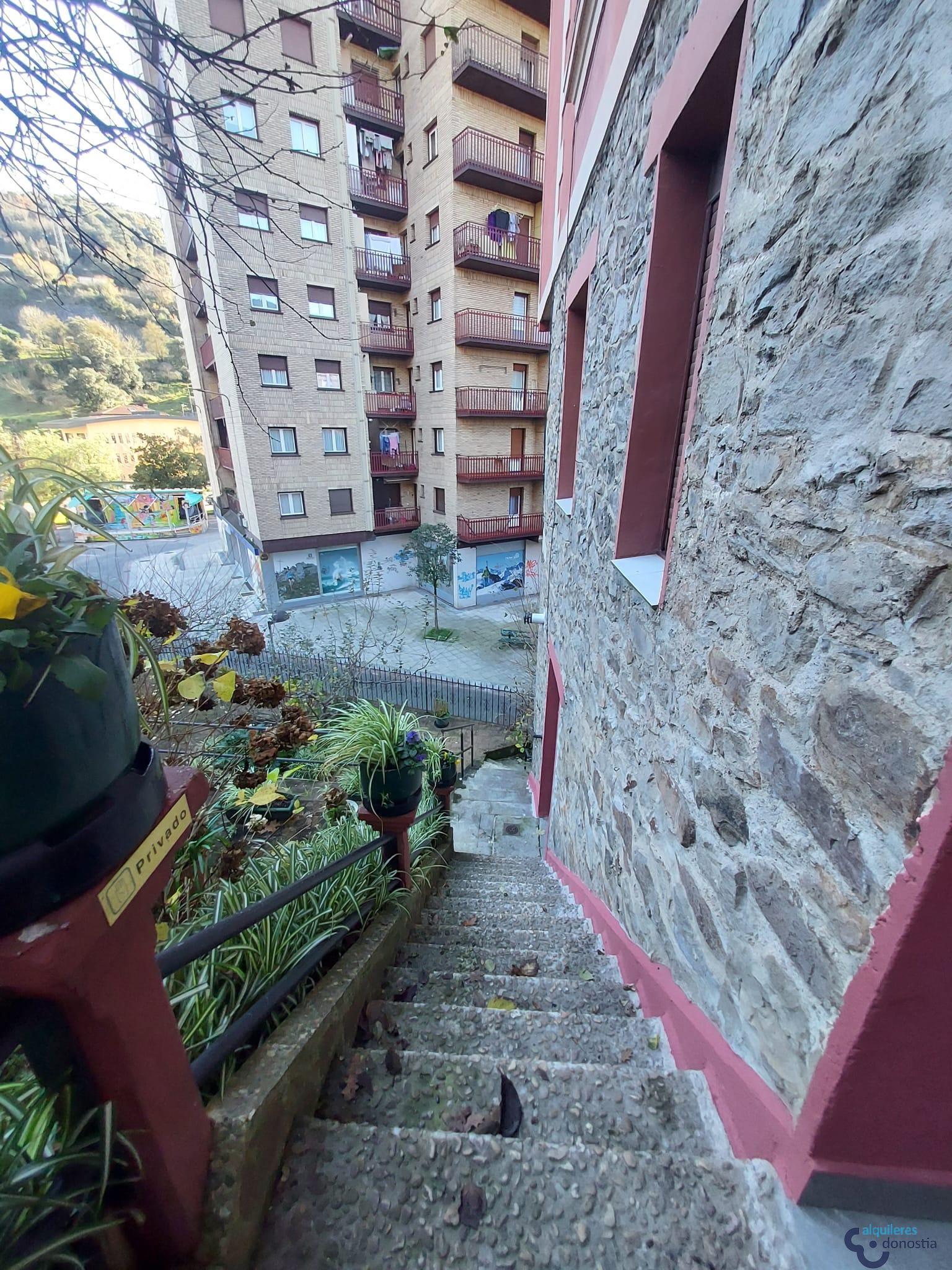 For rent of flat in Arrasate Mondragón