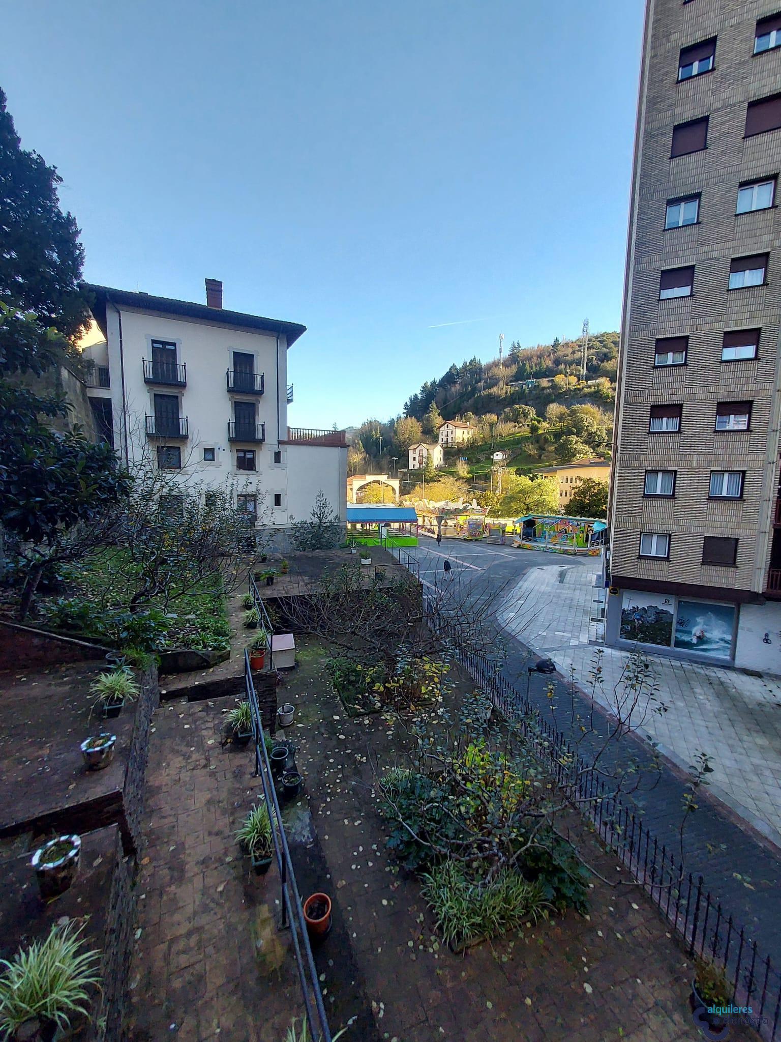 For rent of flat in Arrasate Mondragón