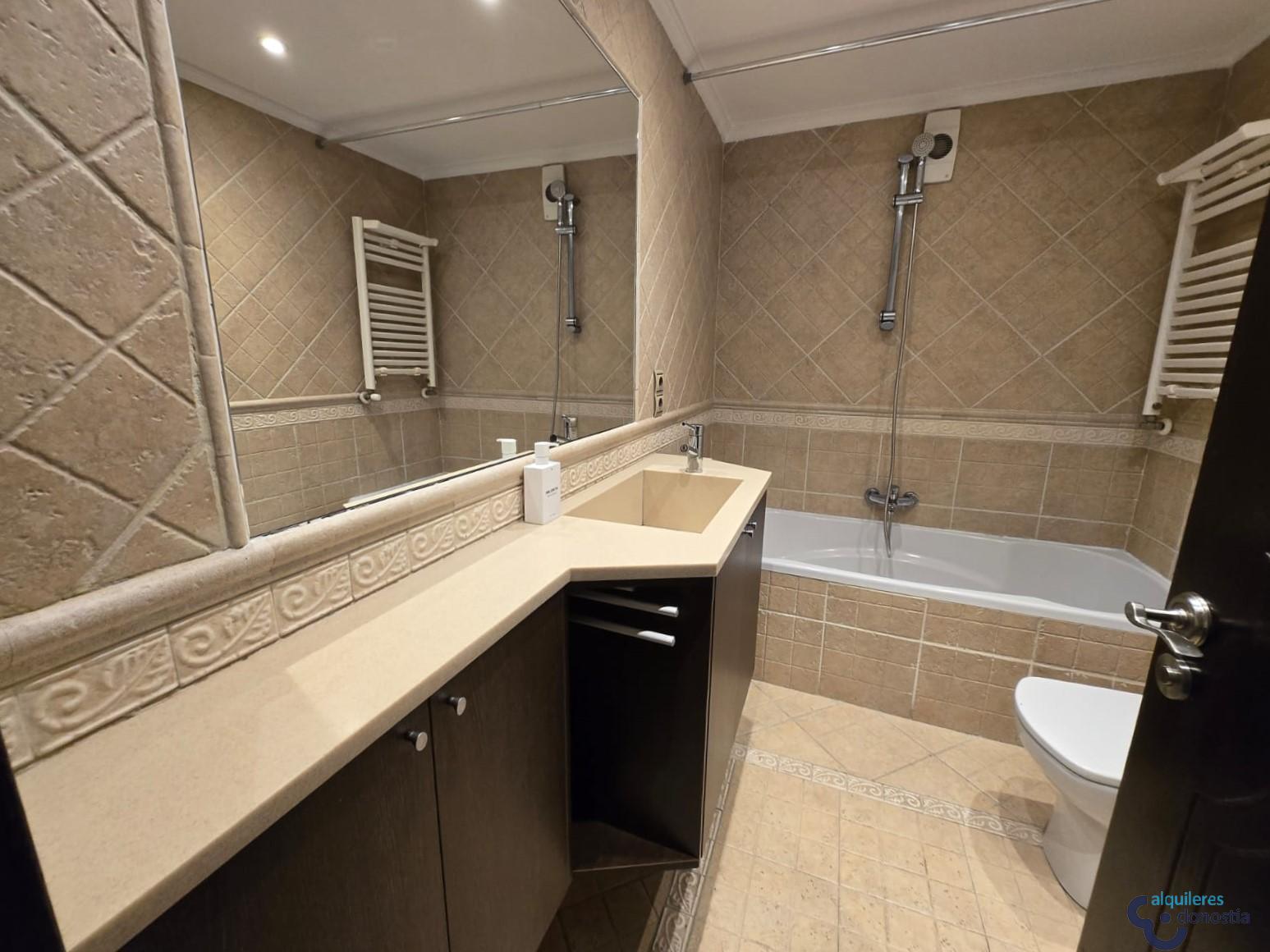 For rent of room in Donostia-San Sebastián