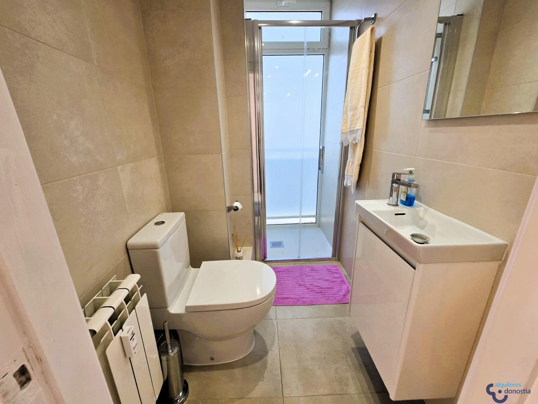 Suite bathroom