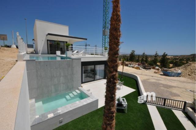 For sale of villa in San Miguel de Salinas
