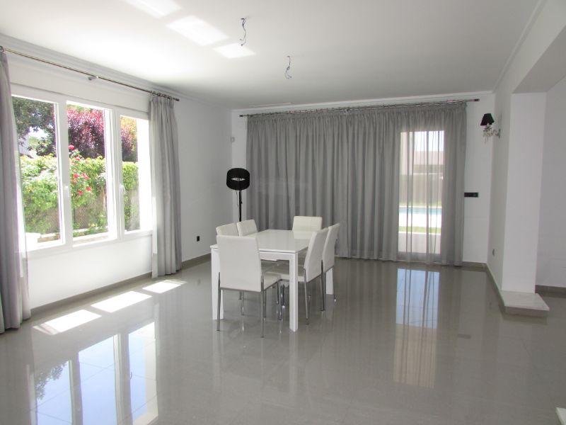 For sale of villa in Orihuela Costa