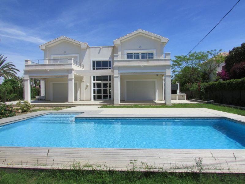 Zu verkaufen von villa in
 Orihuela Costa