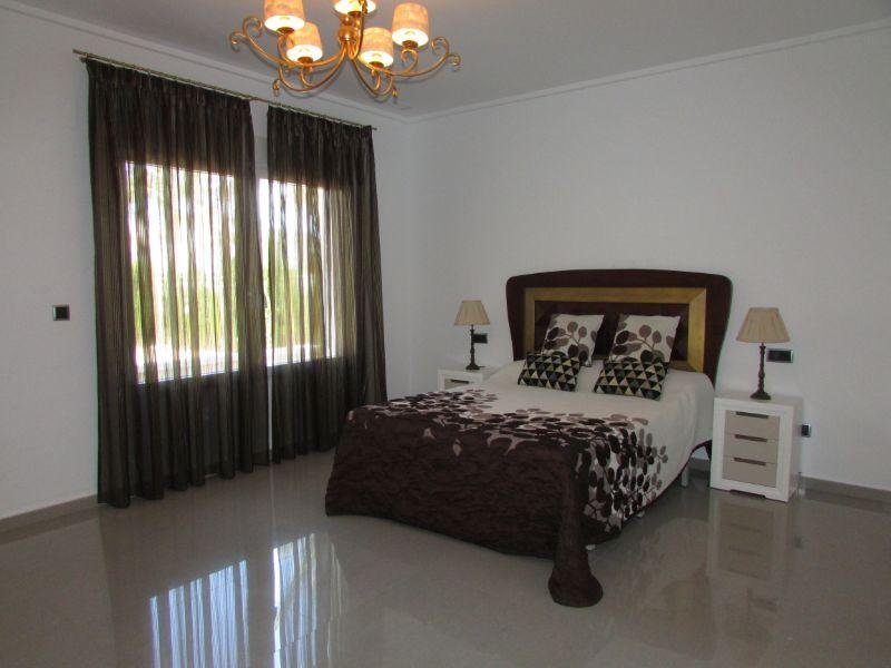 Zu verkaufen von villa in
 Orihuela Costa