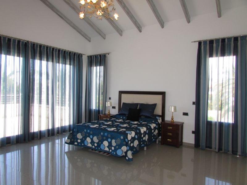 For sale of villa in Orihuela Costa