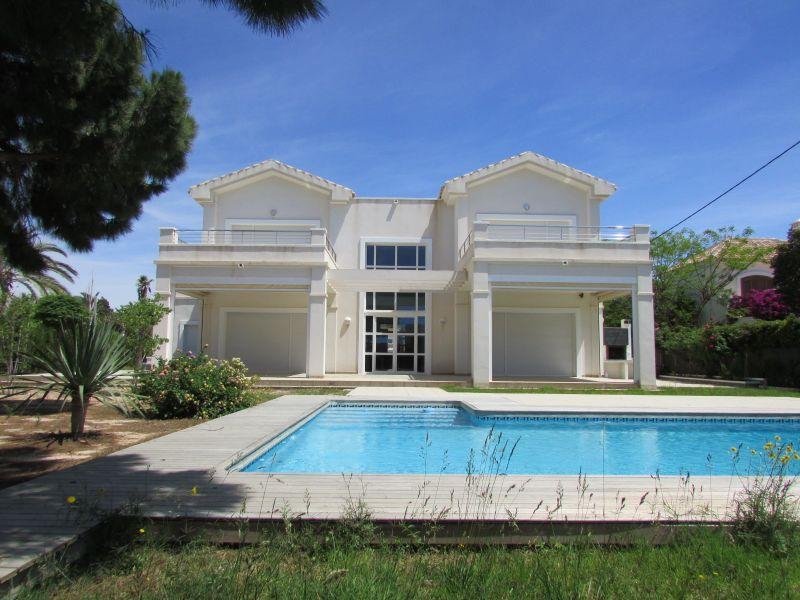 For sale of villa in Orihuela Costa