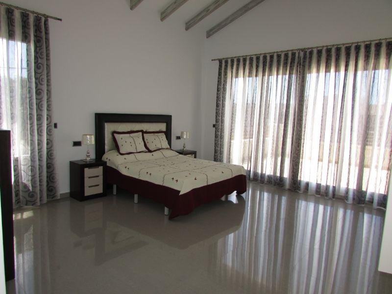 Zu verkaufen von villa in
 Orihuela Costa