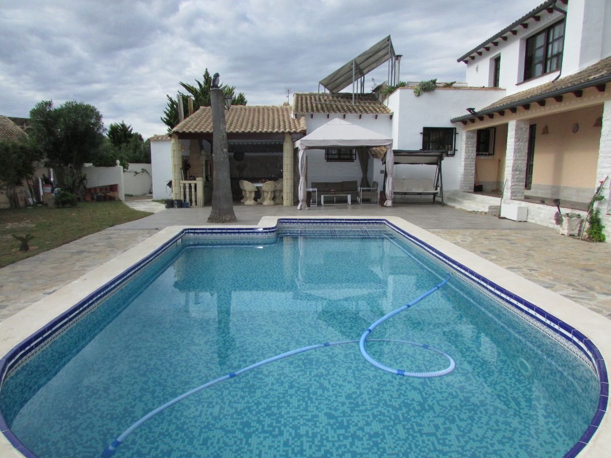 For sale of villa in Orihuela Costa