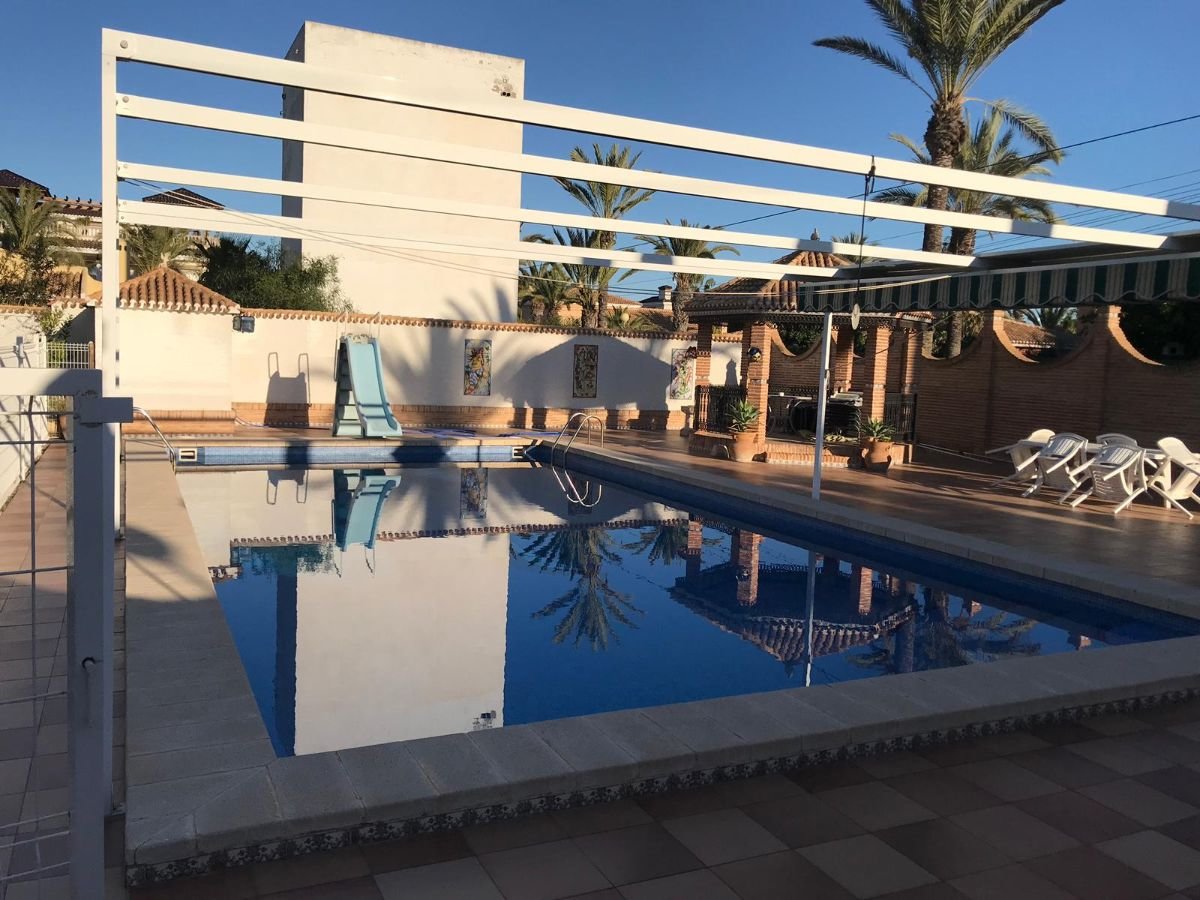 For sale of villa in Orihuela Costa