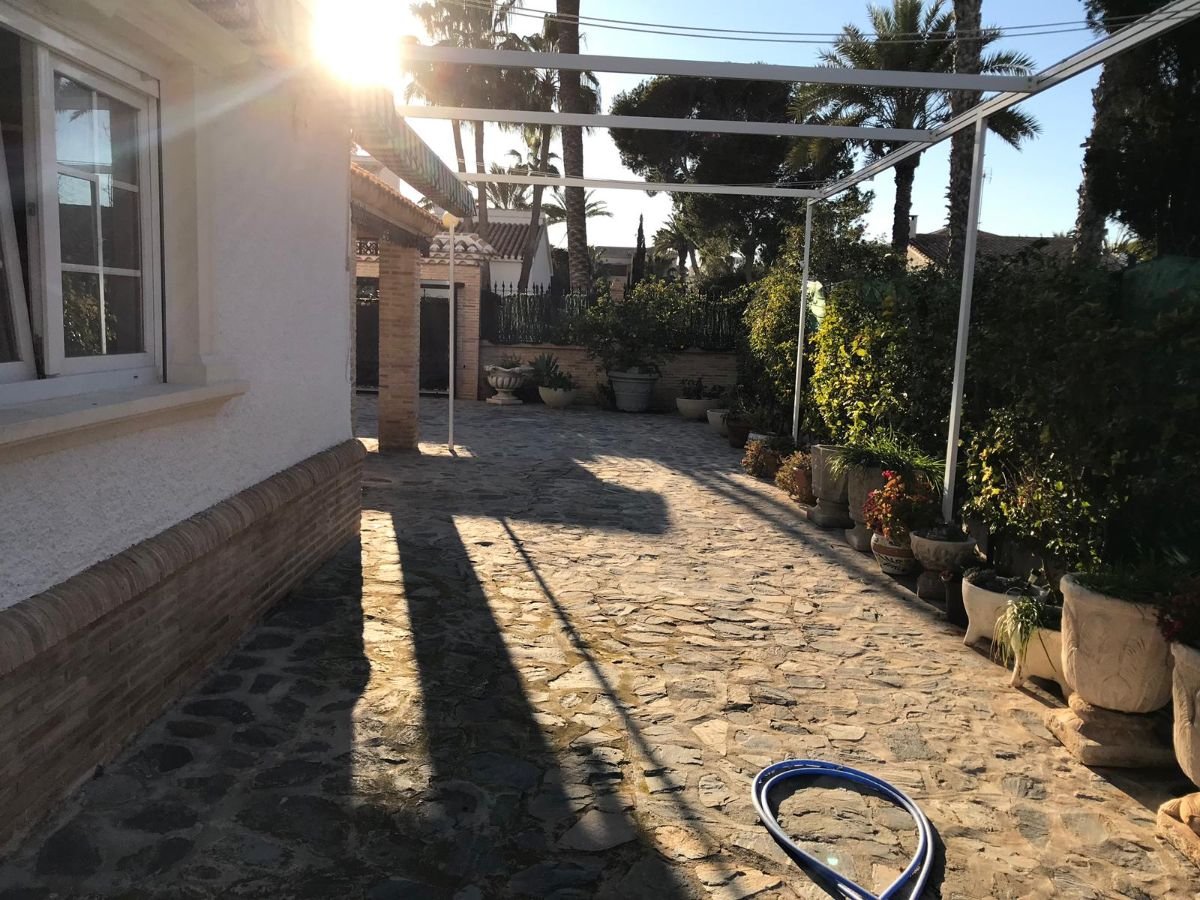 Venta de villa en Orihuela Costa