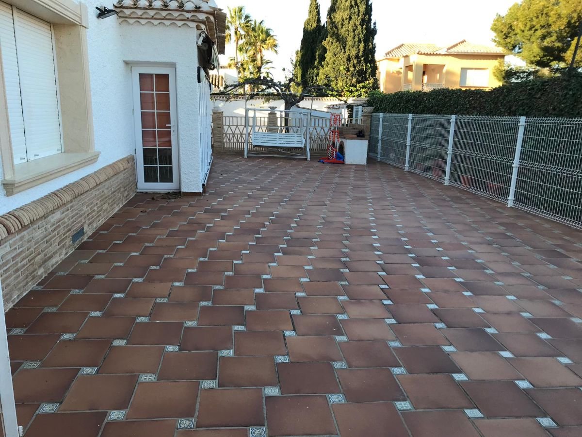 Venta de villa en Orihuela Costa