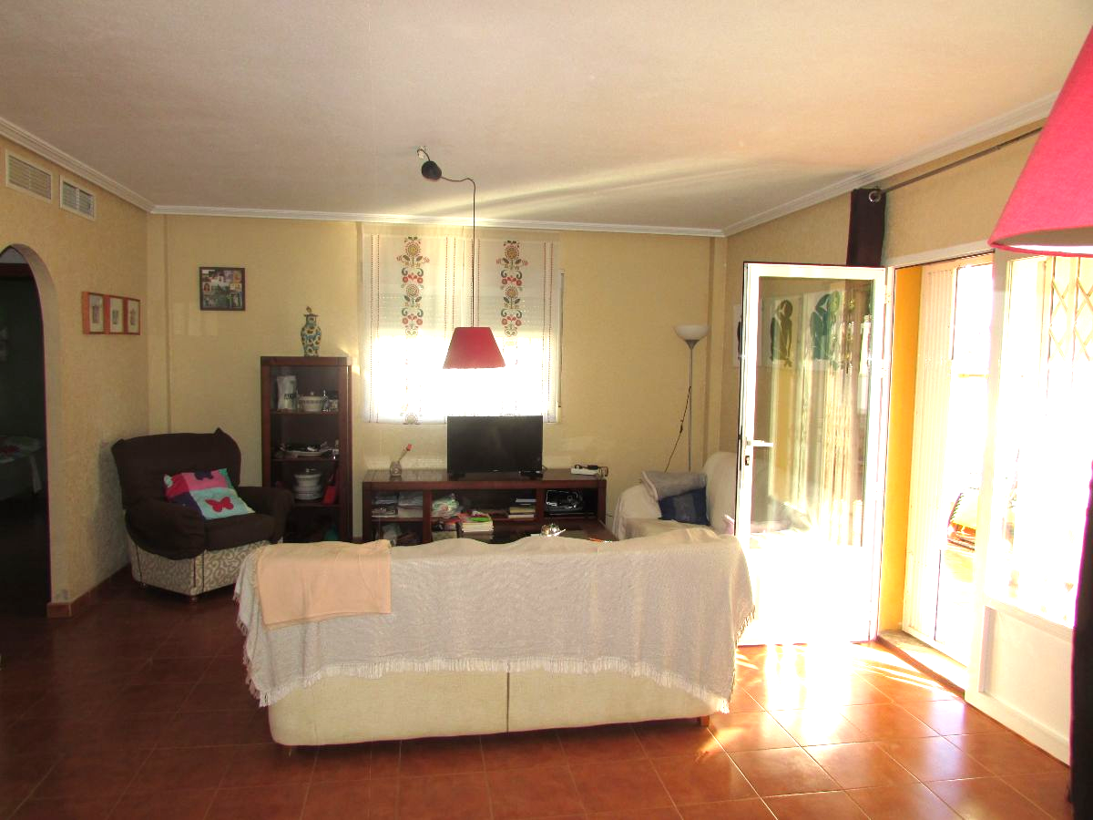 Zu verkaufen von chalet in
 Orihuela Costa