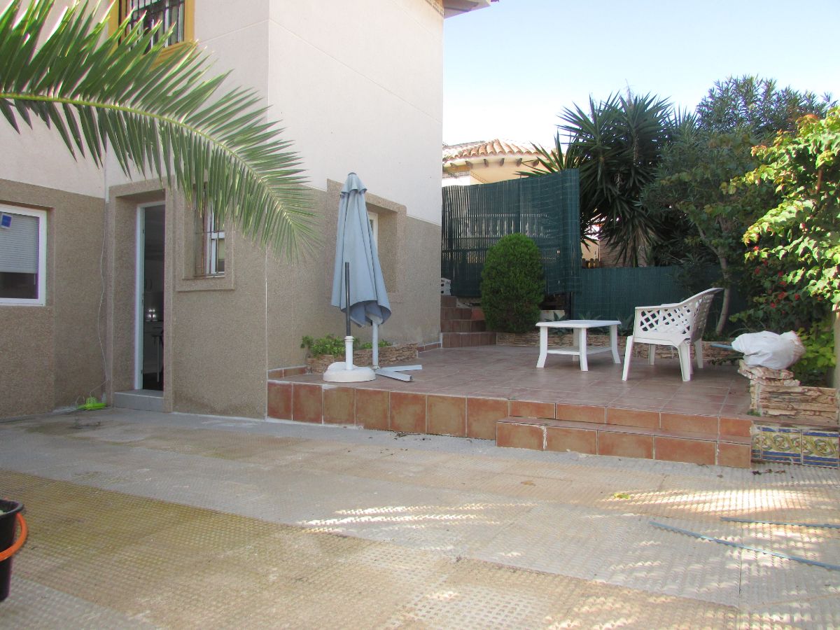 Zu verkaufen von chalet in
 Orihuela Costa