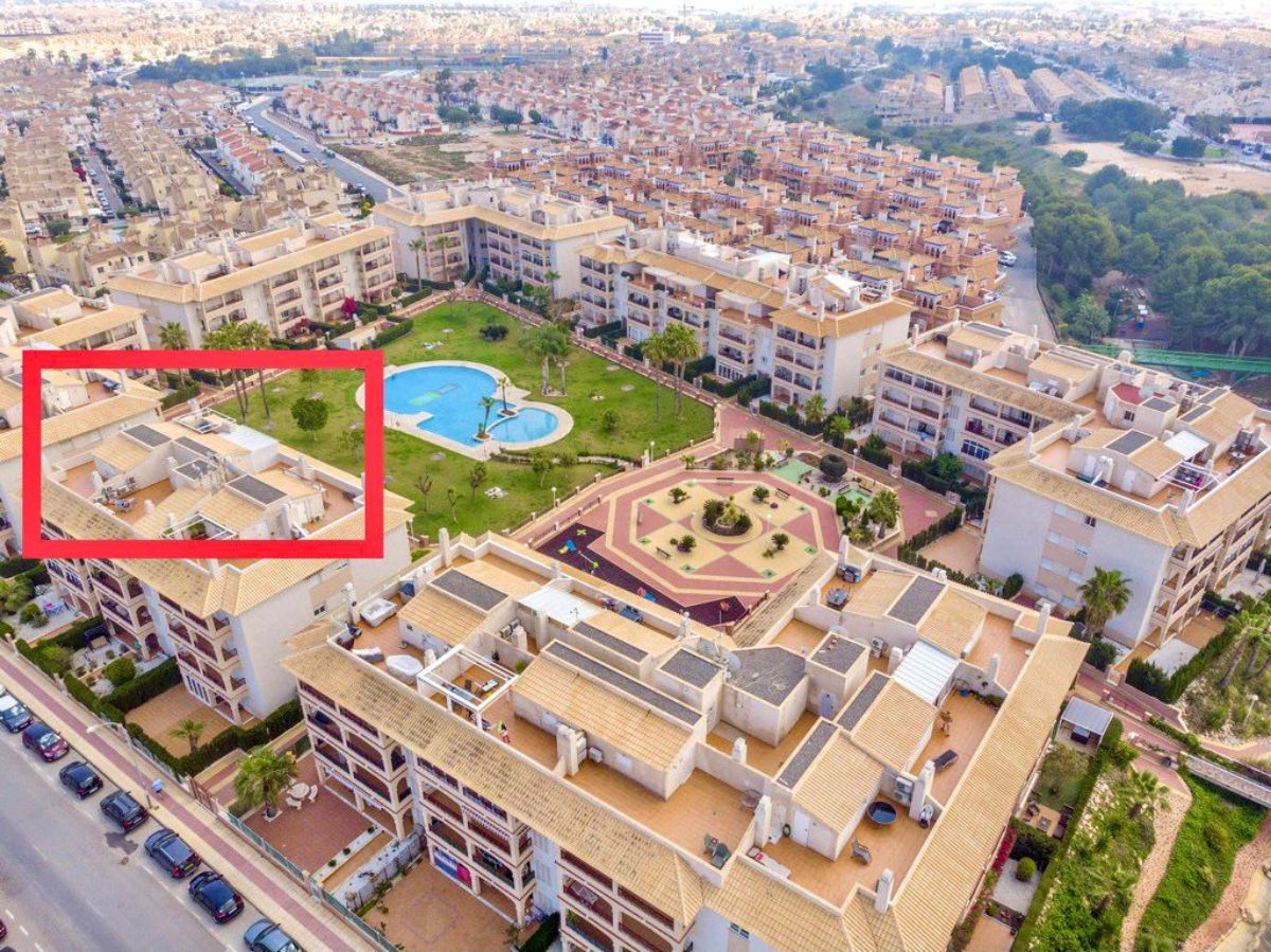Zu verkaufen von penthouse in
 Orihuela Costa