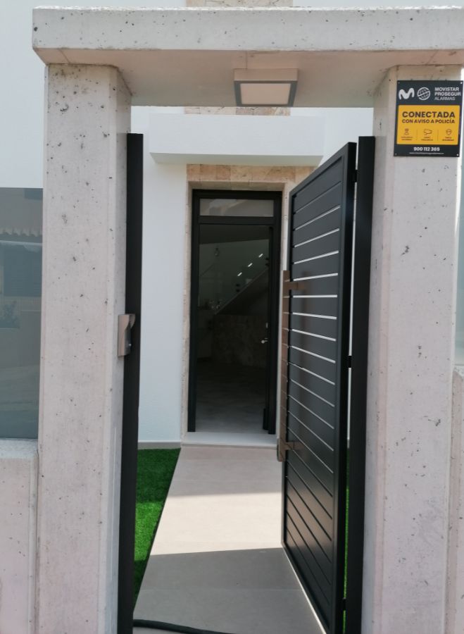 For sale of chalet in Torrevieja