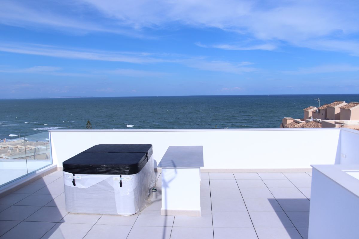 For sale of chalet in Torrevieja