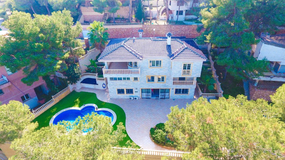 For sale of chalet in Orihuela Costa