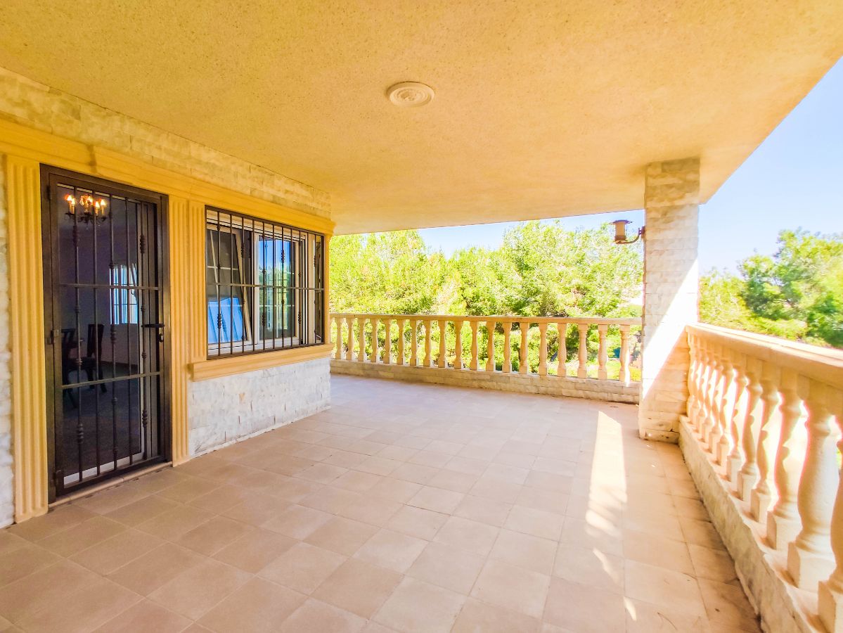 For sale of chalet in Orihuela Costa