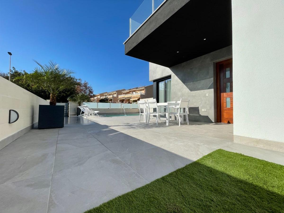 Köp av chalet i Torrevieja