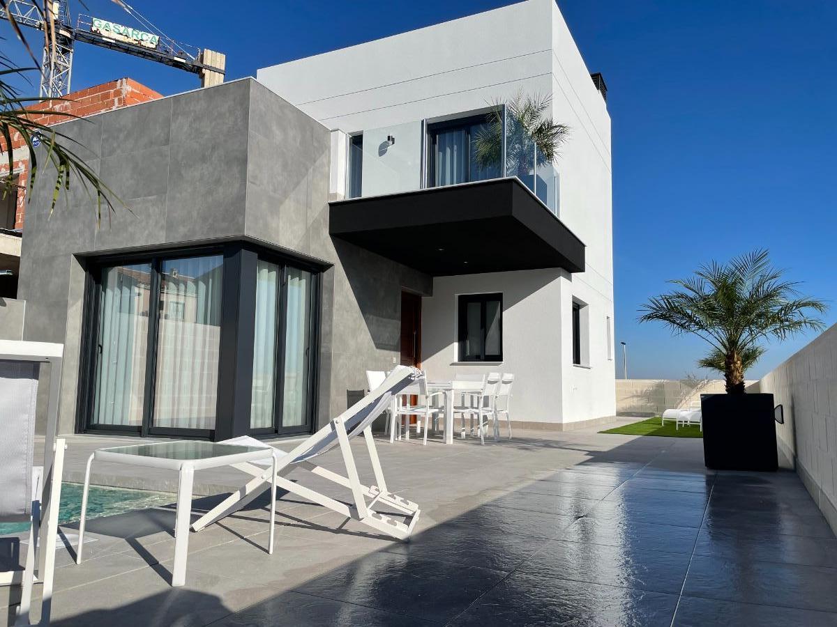 Köp av chalet i Torrevieja