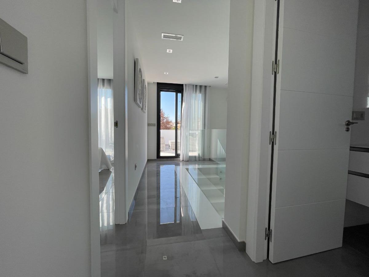 Köp av chalet i Torrevieja