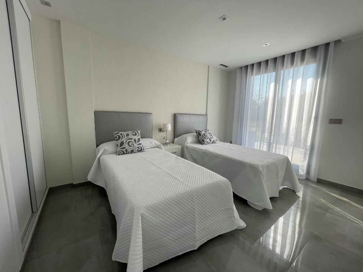 Köp av chalet i Torrevieja
