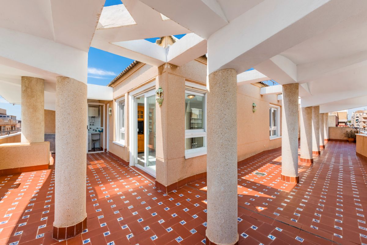 For sale of penthouse in Torrevieja