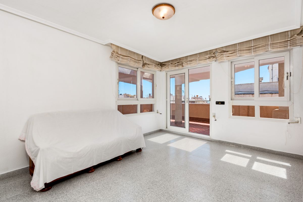 For sale of penthouse in Torrevieja