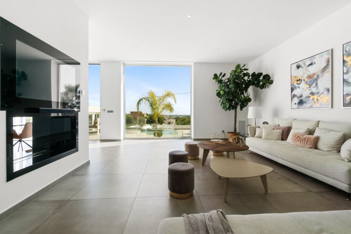 For sale of villa in Orihuela Costa