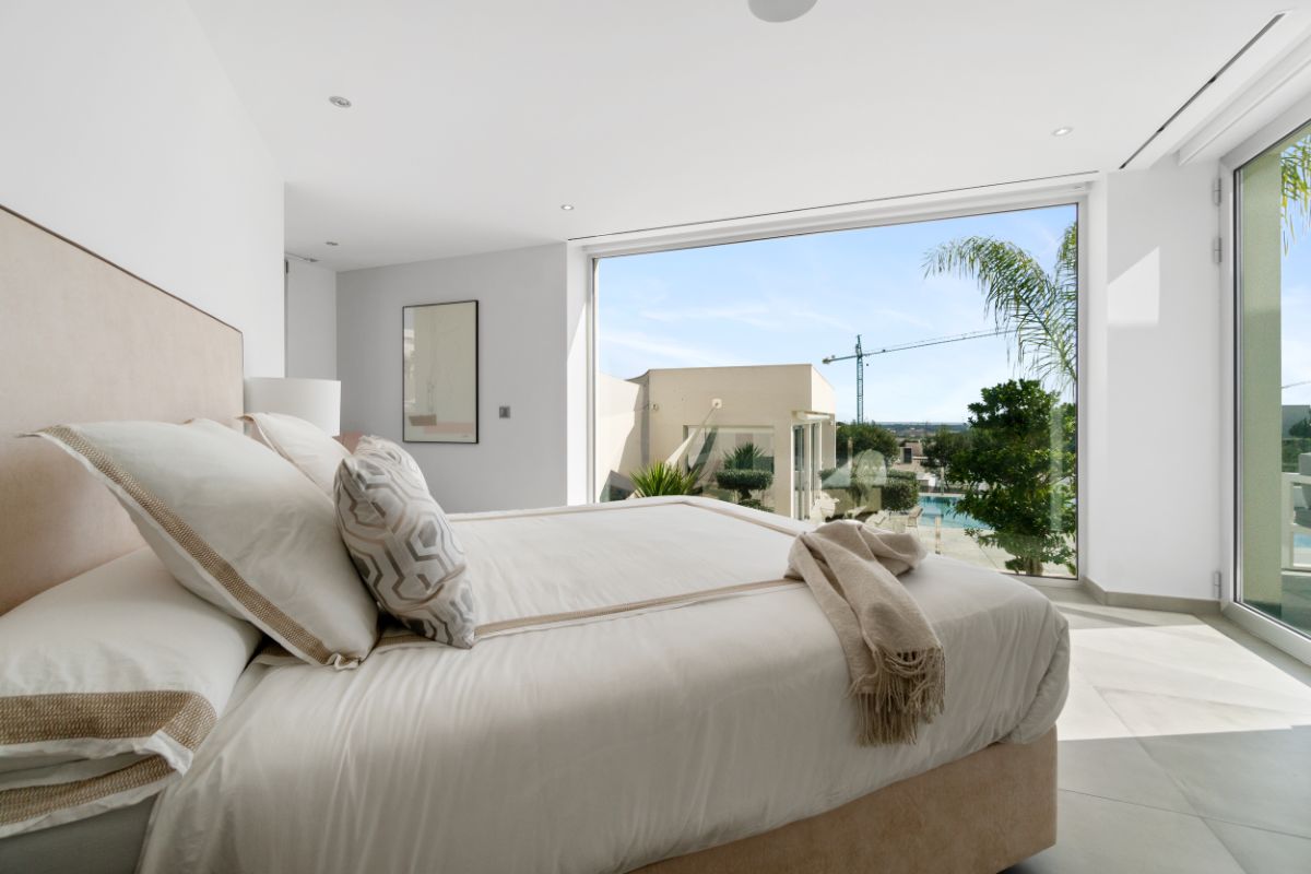 For sale of villa in Orihuela Costa