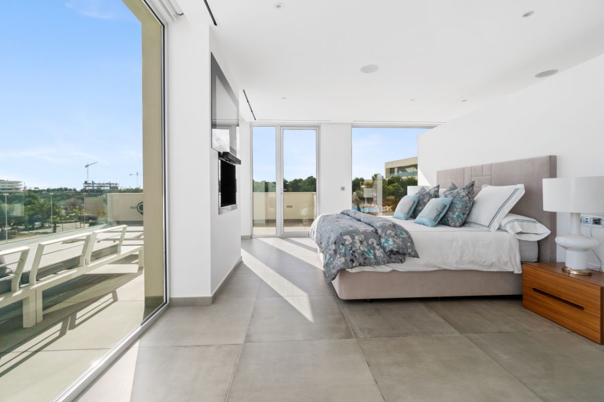 For sale of villa in Orihuela Costa