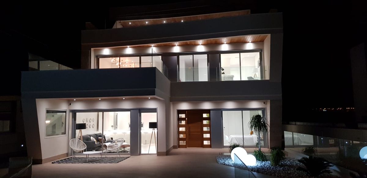 Venta de villa en Orihuela Costa