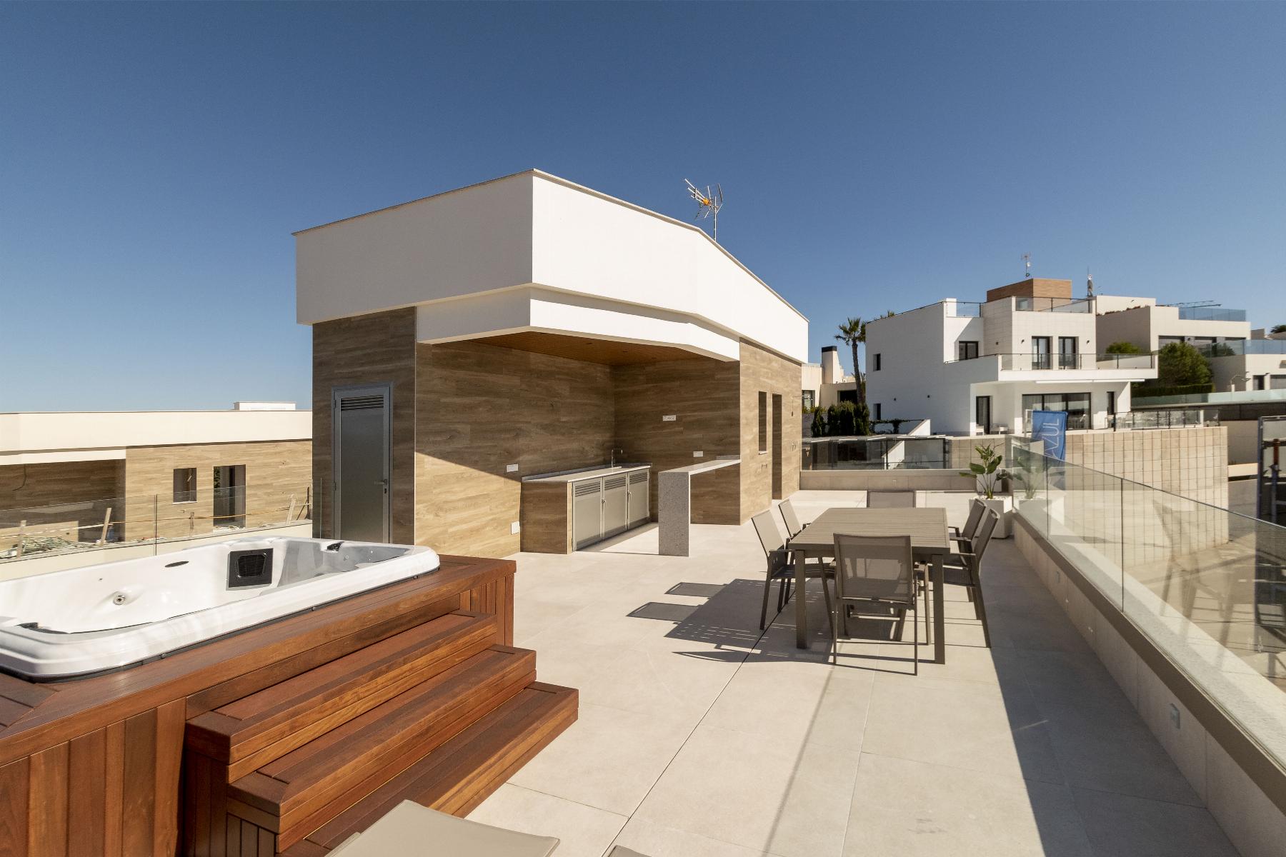 For sale of villa in Orihuela Costa