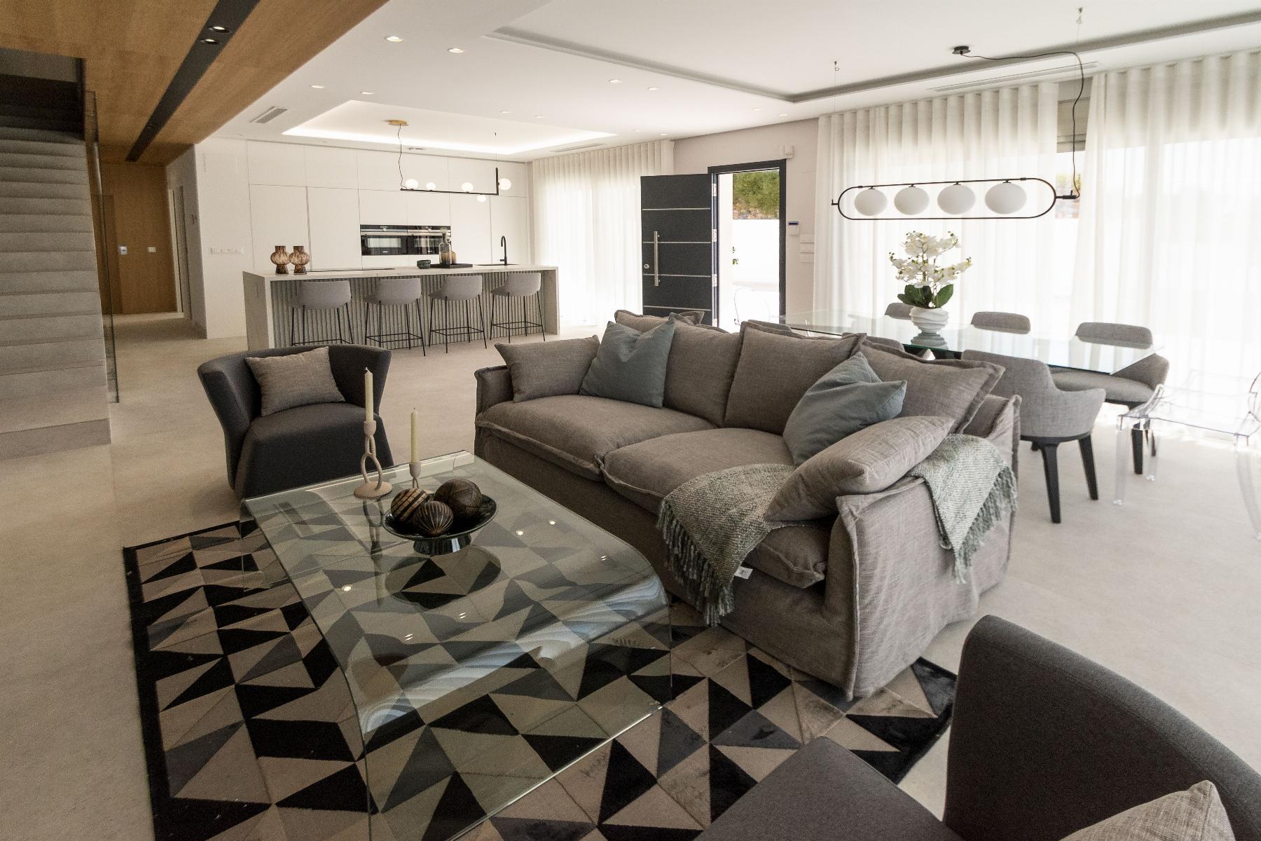 For sale of villa in Orihuela Costa