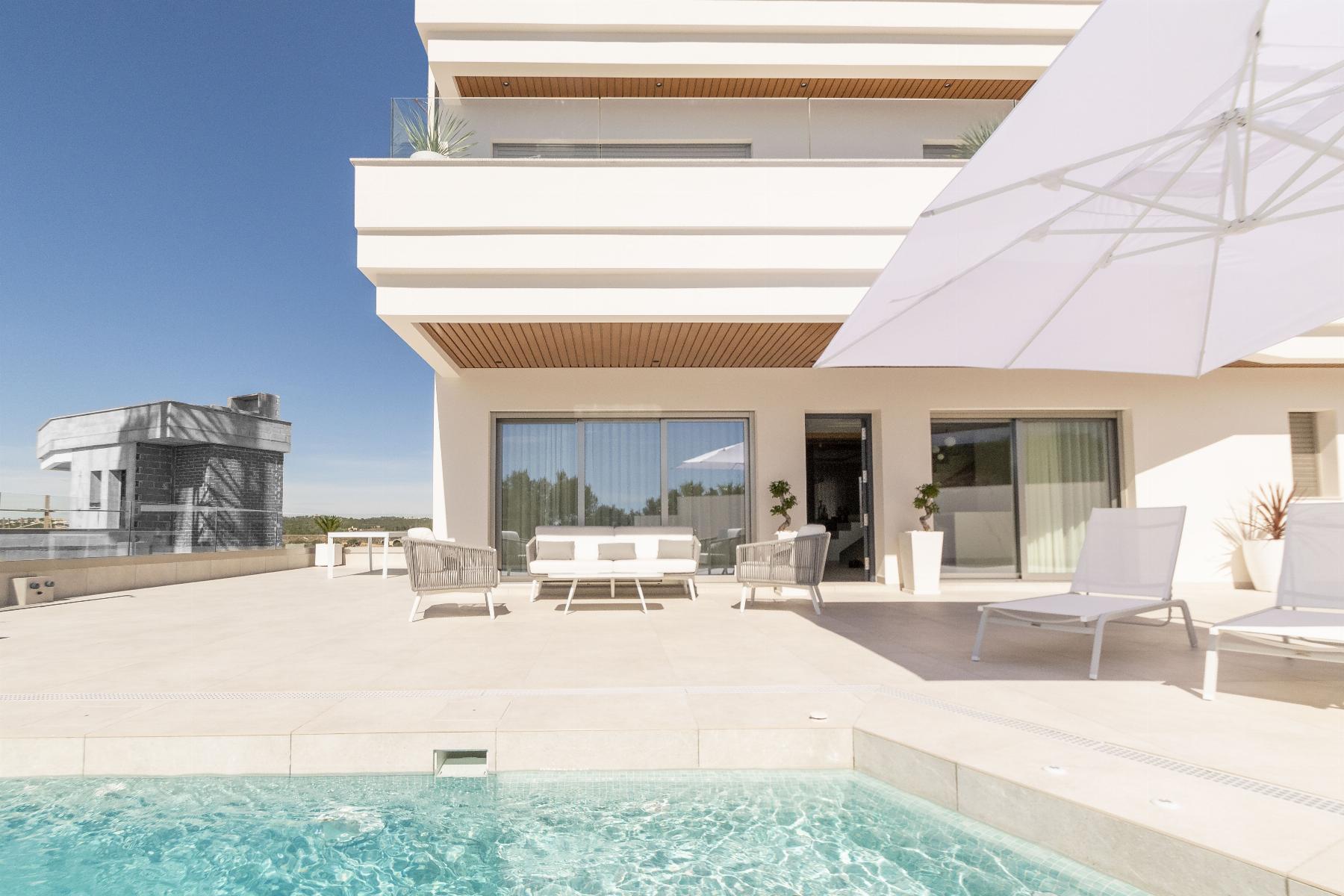 For sale of villa in Orihuela Costa
