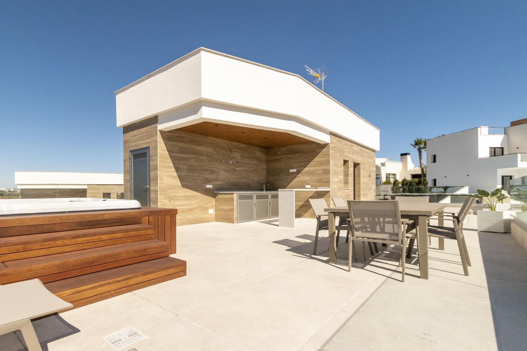 For sale of villa in Orihuela Costa