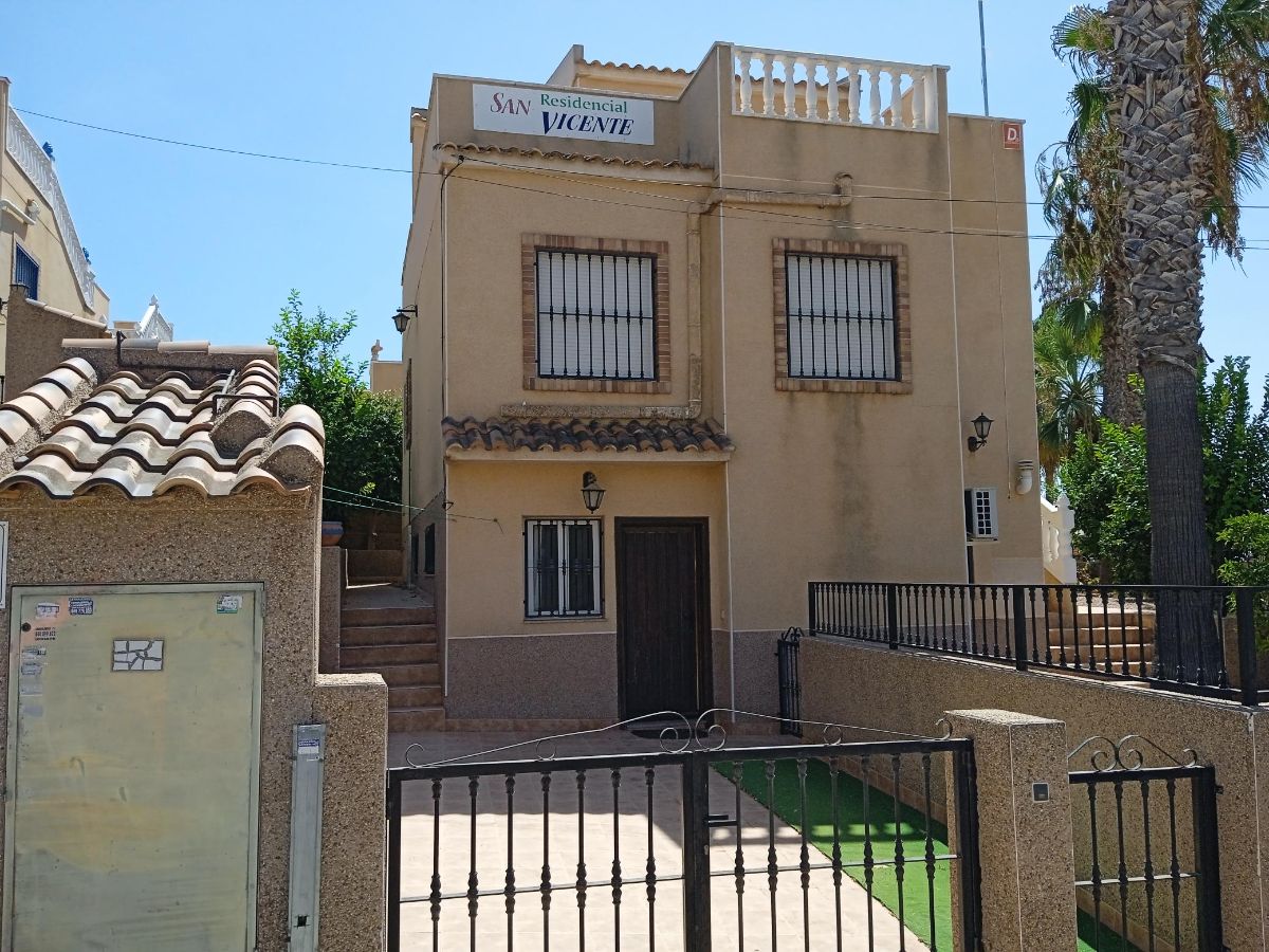 For sale of chalet in San Miguel de Salinas
