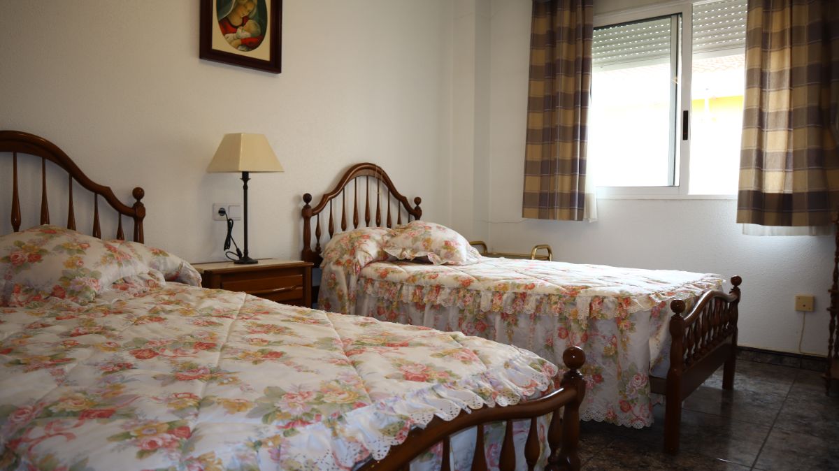 For rent of chalet in Pilar de la Horadada