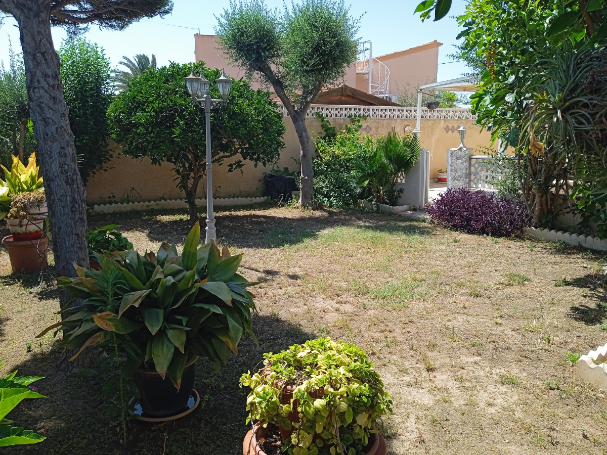 For sale of chalet in Torrevieja